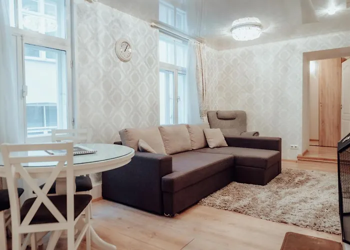 Dream Stay - Spacious 1-Bedroom Apartment In The Old Town