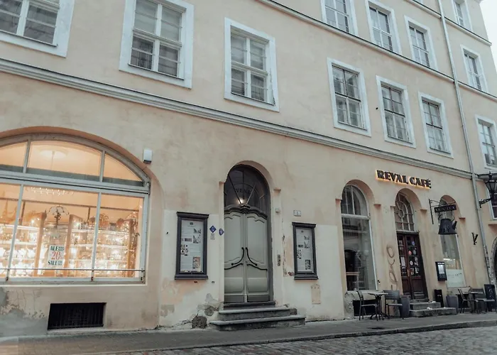 Dream Stay - Spacious 1-Bedroom Apartment In The Old Town